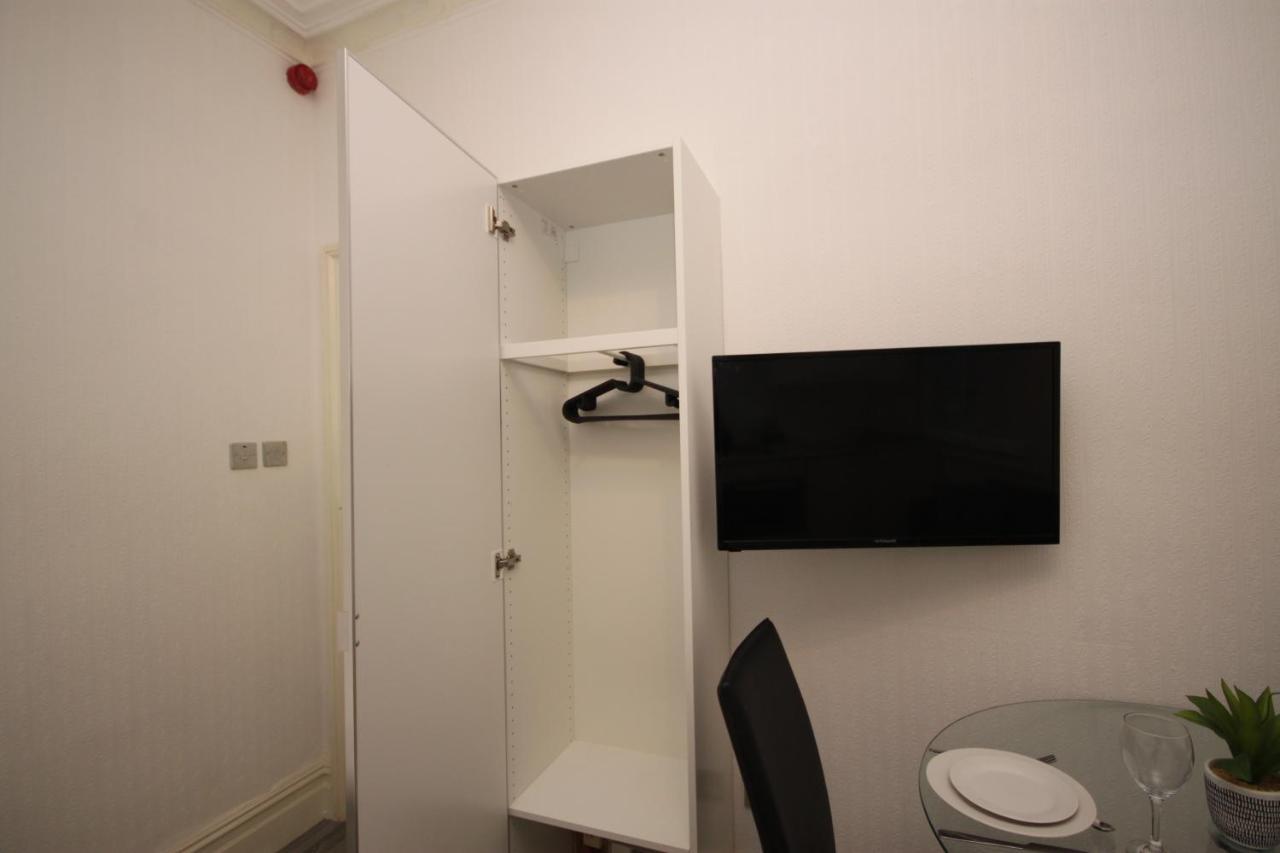 Barton Beachside - Stylish Studio Apartment, Double & Single - Central Beach & Promenade Location - Over 21'S, Family Friendly Only, Id Required Blackpool Ngoại thất bức ảnh