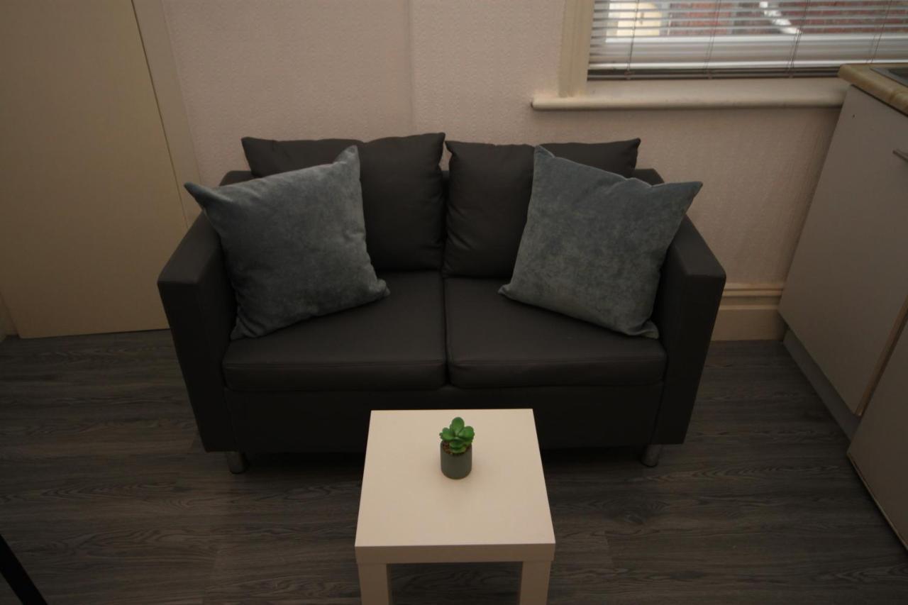 Barton Beachside - Stylish Studio Apartment, Double & Single - Central Beach & Promenade Location - Over 21'S, Family Friendly Only, Id Required Blackpool Ngoại thất bức ảnh