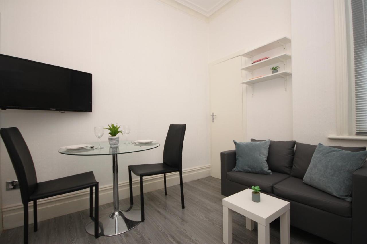 Barton Beachside - Stylish Studio Apartment, Double & Single - Central Beach & Promenade Location - Over 21'S, Family Friendly Only, Id Required Blackpool Ngoại thất bức ảnh