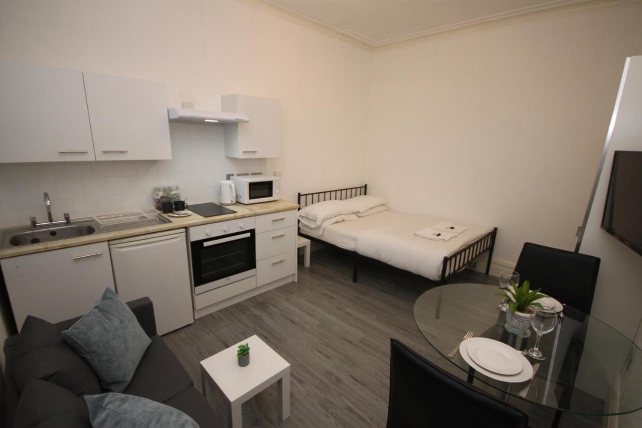 Barton Beachside - Stylish Studio Apartment, Double & Single - Central Beach & Promenade Location - Over 21'S, Family Friendly Only, Id Required Blackpool Ngoại thất bức ảnh