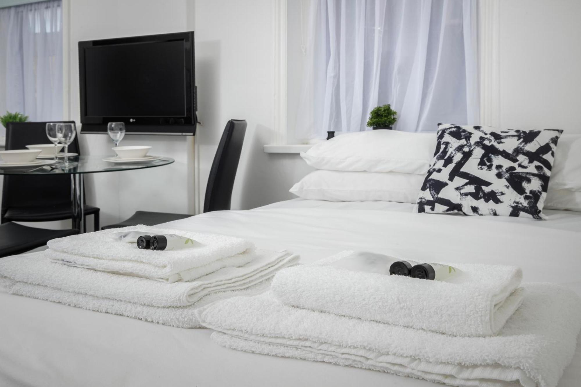 Barton Beachside - Stylish Studio Apartment, Double & Single - Central Beach & Promenade Location - Over 21'S, Family Friendly Only, Id Required Blackpool Ngoại thất bức ảnh
