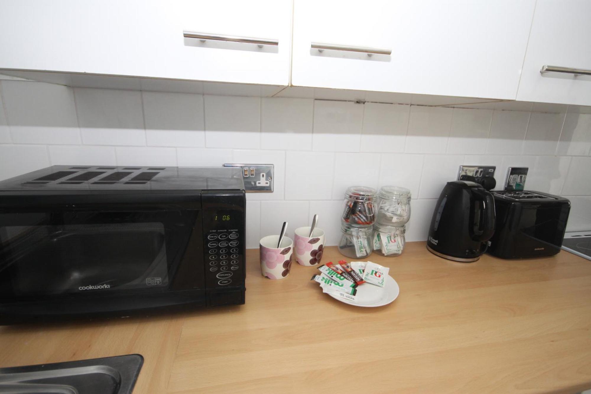 Barton Beachside - Stylish Studio Apartment, Double & Single - Central Beach & Promenade Location - Over 21'S, Family Friendly Only, Id Required Blackpool Ngoại thất bức ảnh