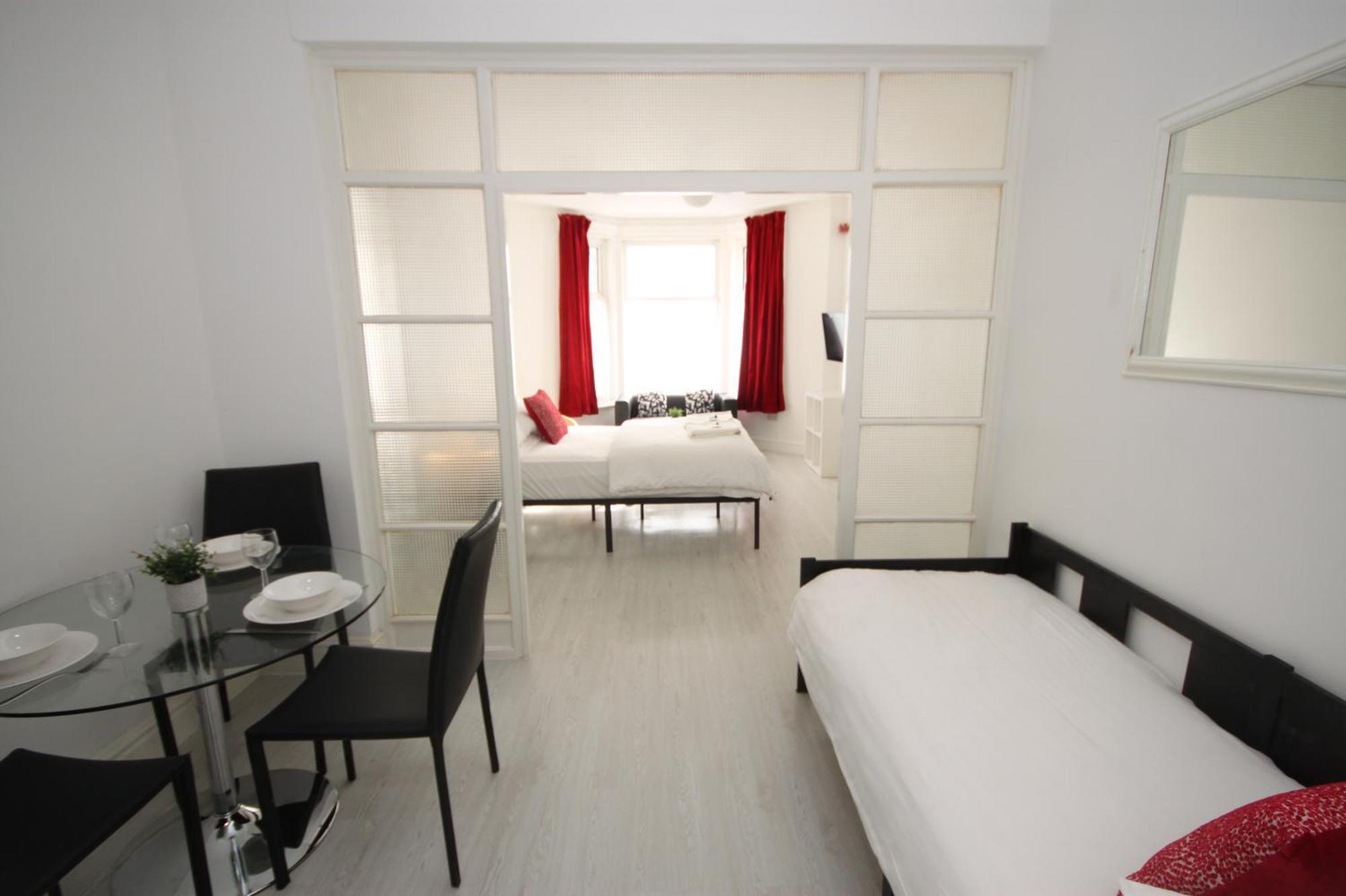 Barton Beachside - Stylish Studio Apartment, Double & Single - Central Beach & Promenade Location - Over 21'S, Family Friendly Only, Id Required Blackpool Ngoại thất bức ảnh