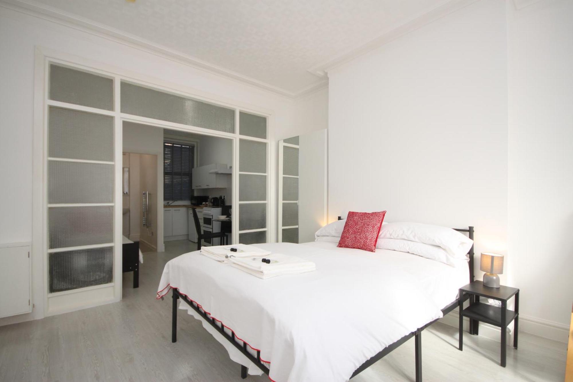 Barton Beachside - Stylish Studio Apartment, Double & Single - Central Beach & Promenade Location - Over 21'S, Family Friendly Only, Id Required Blackpool Ngoại thất bức ảnh