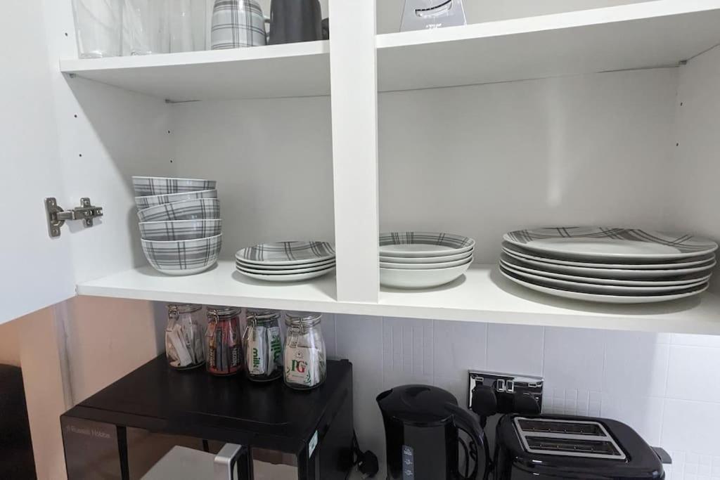 Barton Beachside - Stylish Studio Apartment, Double & Single - Central Beach & Promenade Location - Over 21'S, Family Friendly Only, Id Required Blackpool Ngoại thất bức ảnh