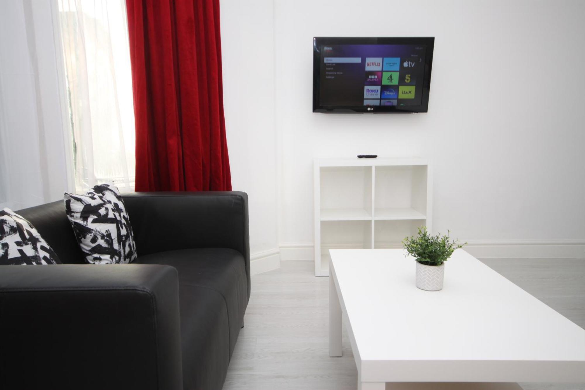 Barton Beachside - Stylish Studio Apartment, Double & Single - Central Beach & Promenade Location - Over 21'S, Family Friendly Only, Id Required Blackpool Phòng bức ảnh