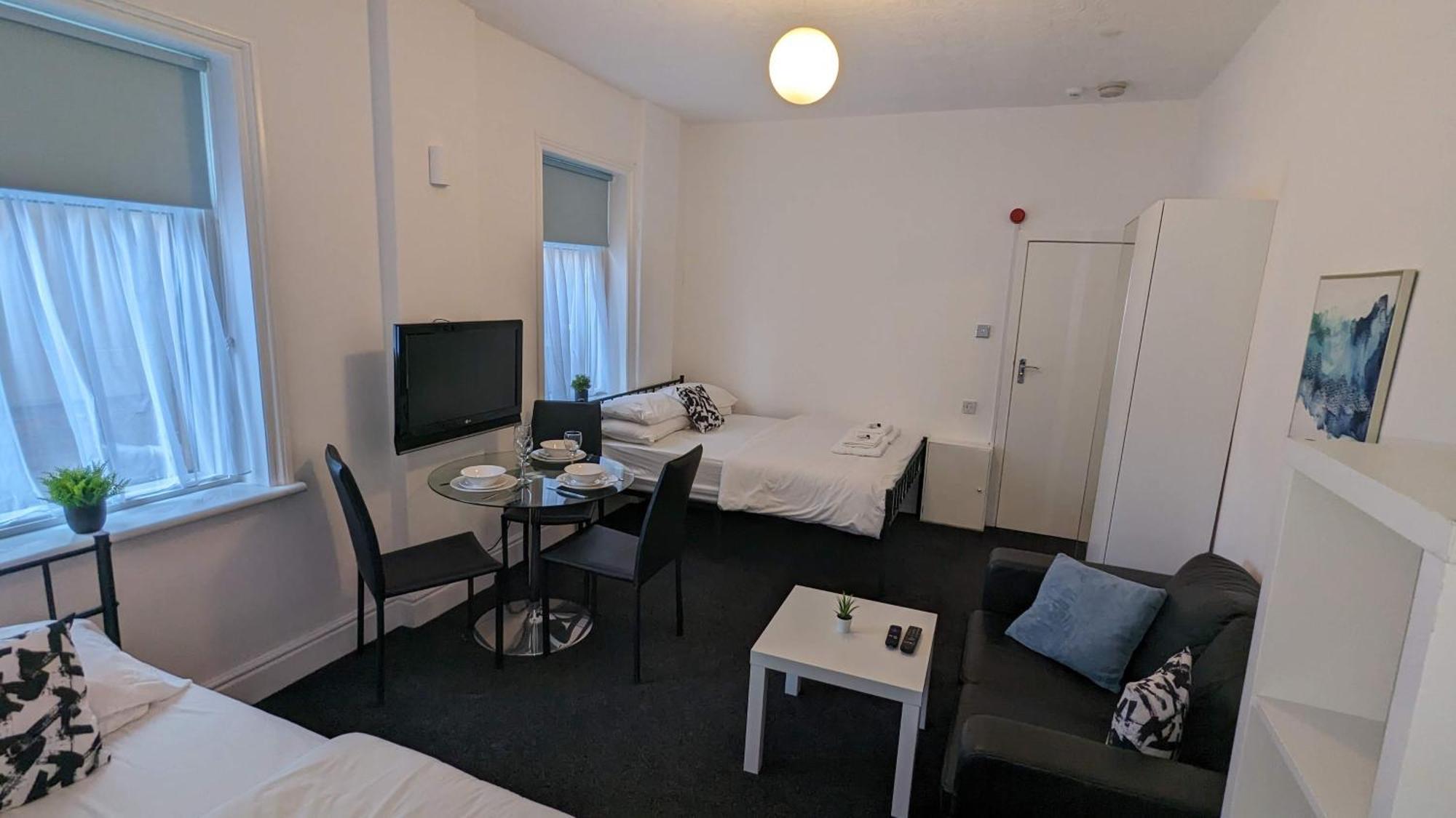 Barton Beachside - Stylish Studio Apartment, Double & Single - Central Beach & Promenade Location - Over 21'S, Family Friendly Only, Id Required Blackpool Ngoại thất bức ảnh