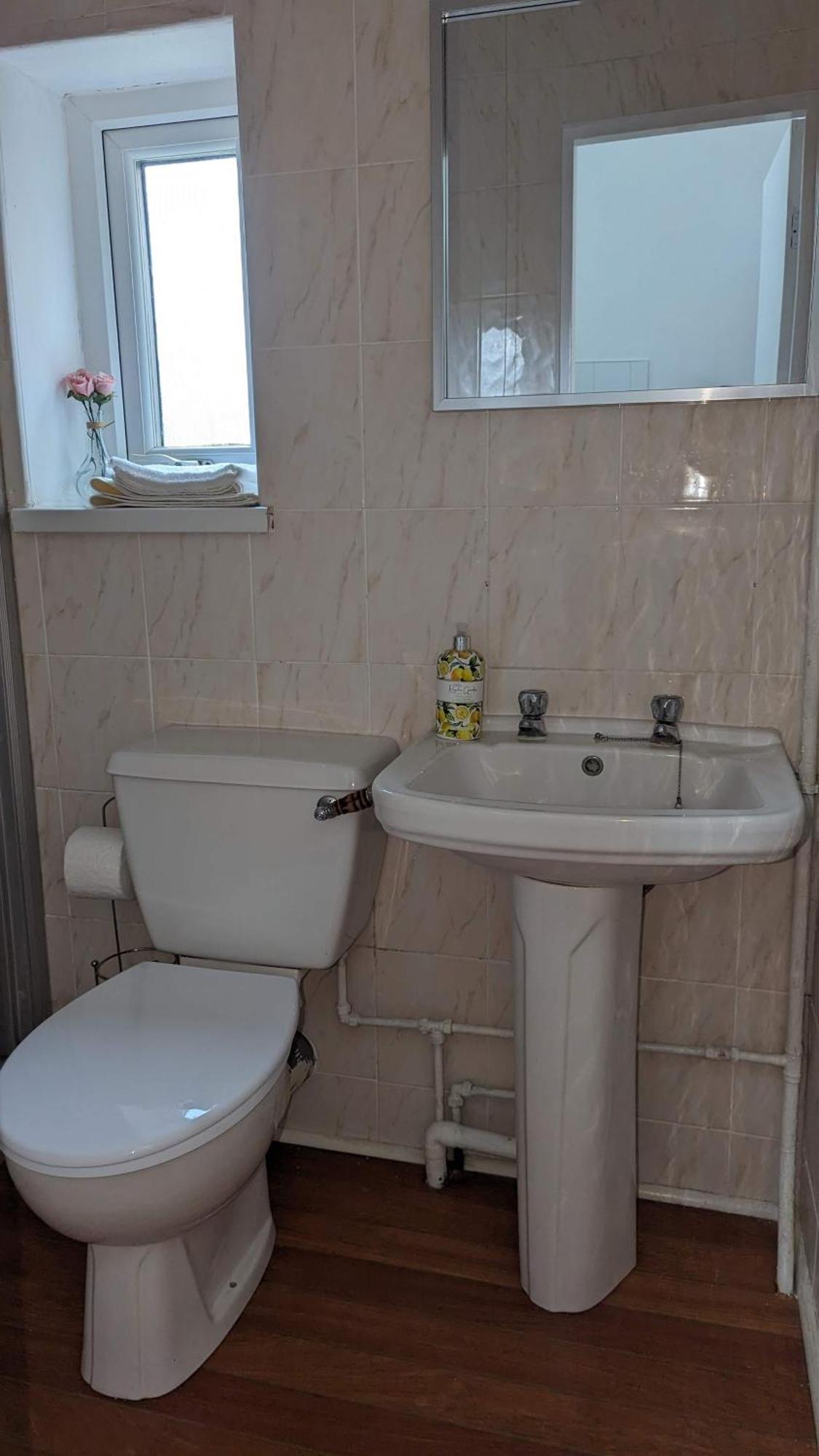 Barton Beachside - Stylish Studio Apartment, Double & Single - Central Beach & Promenade Location - Over 21'S, Family Friendly Only, Id Required Blackpool Ngoại thất bức ảnh