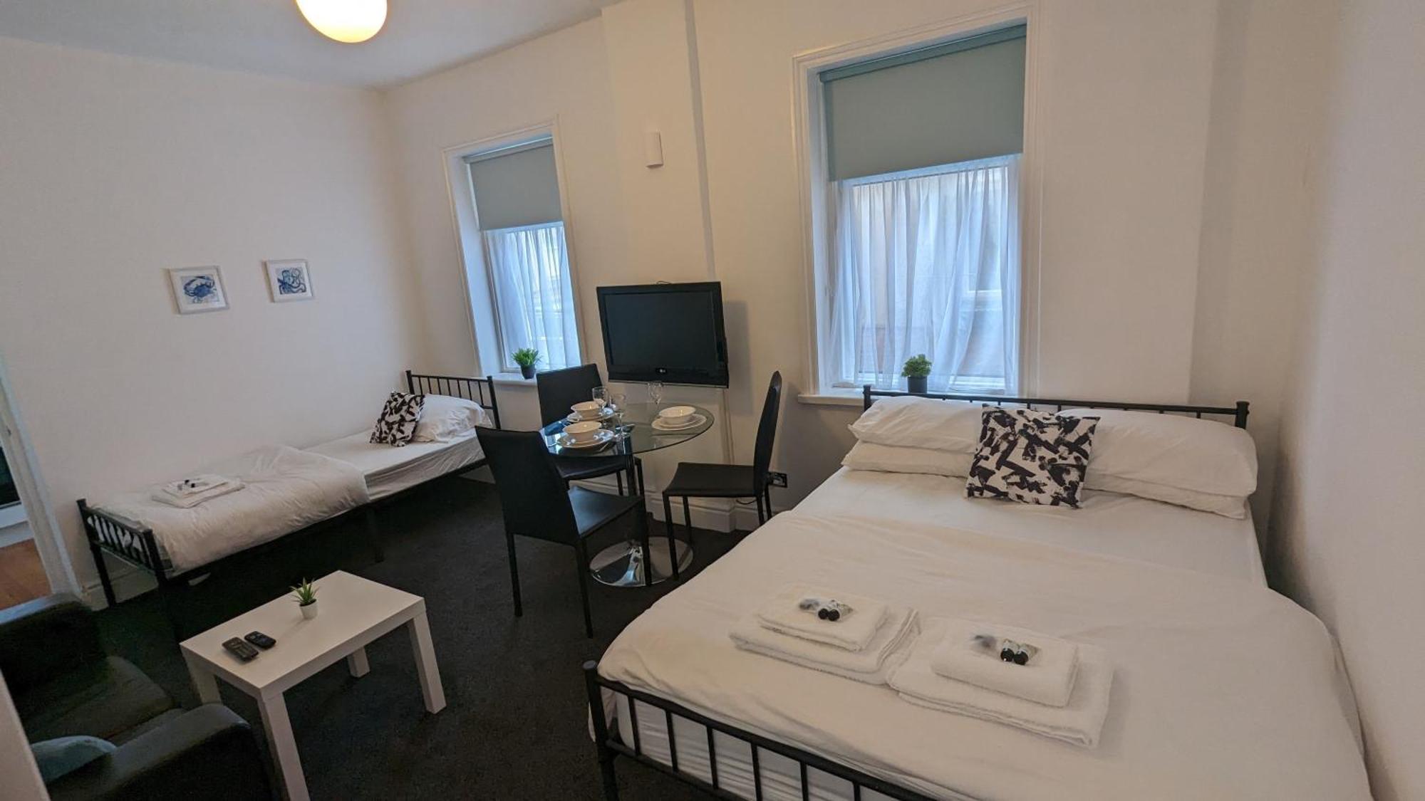 Barton Beachside - Stylish Studio Apartment, Double & Single - Central Beach & Promenade Location - Over 21'S, Family Friendly Only, Id Required Blackpool Ngoại thất bức ảnh