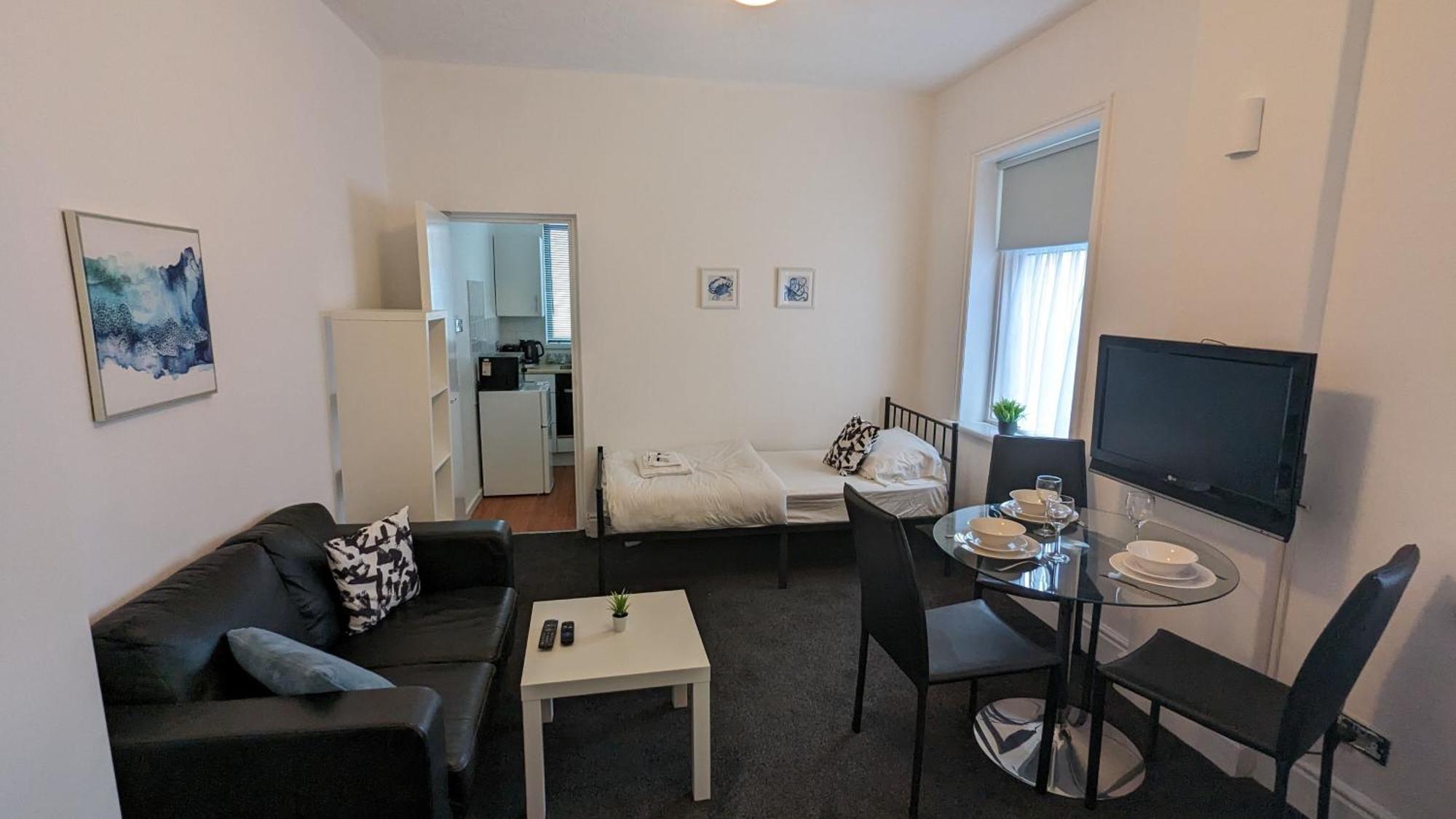 Barton Beachside - Stylish Studio Apartment, Double & Single - Central Beach & Promenade Location - Over 21'S, Family Friendly Only, Id Required Blackpool Ngoại thất bức ảnh